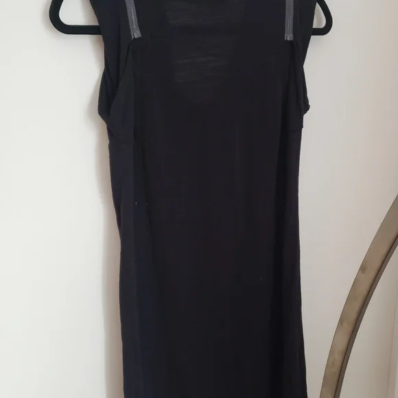 Dress - Picture 7 of 10